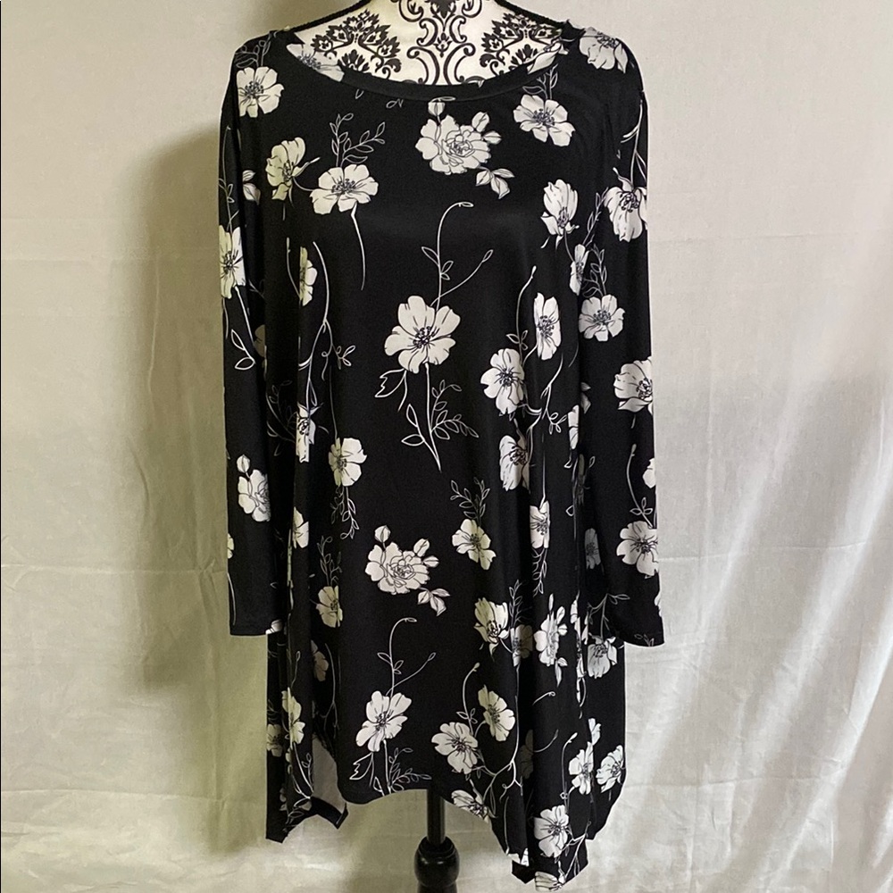 Black and White Boxy 3/4 Sleeve Tunic